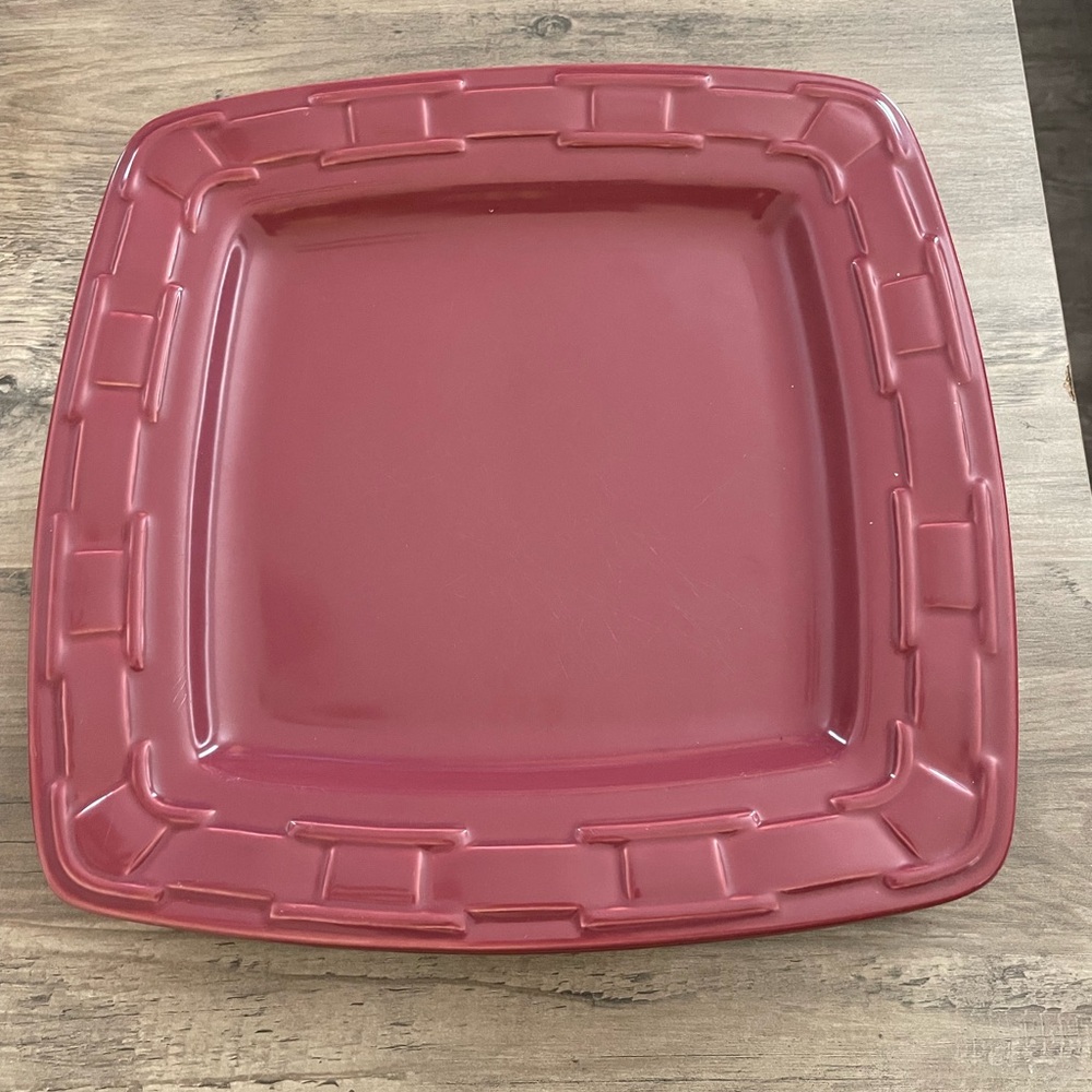 Longaberger Traditions woven Pattern Paprika Square Set of 2 11” Dinner Plates